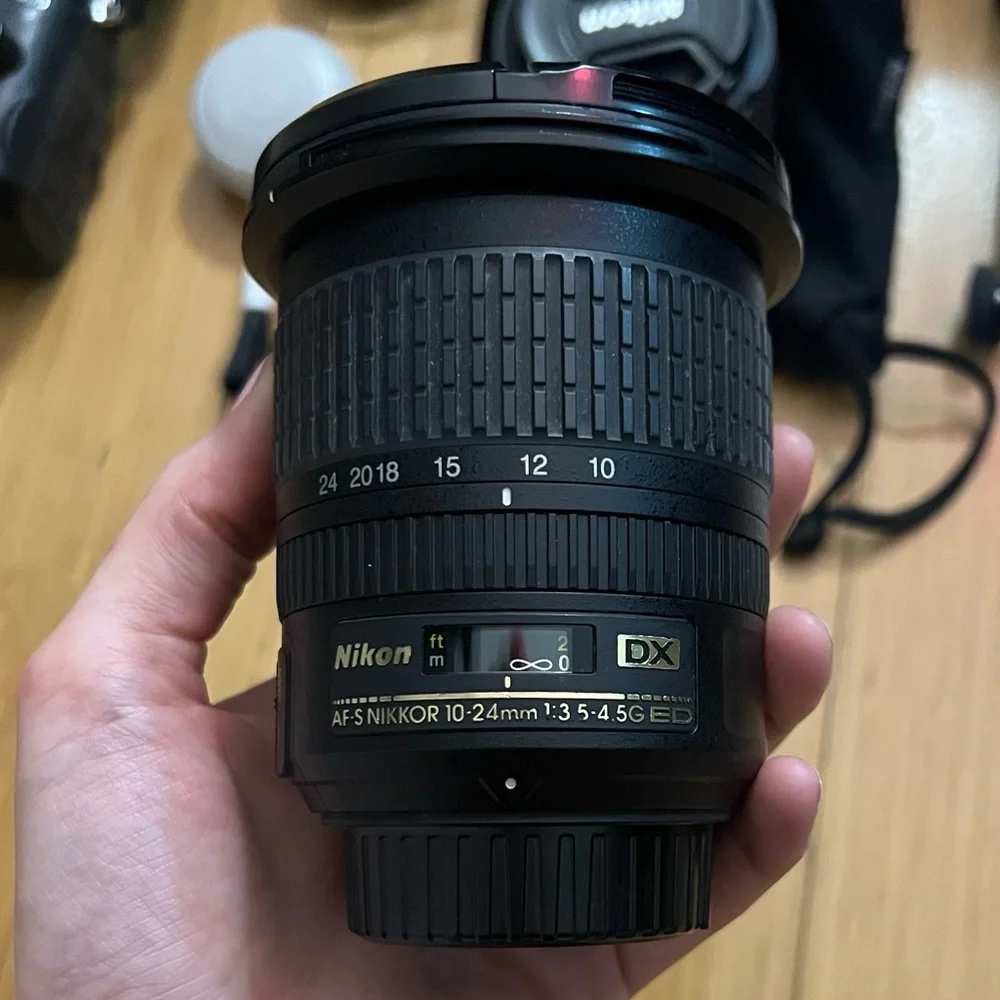 Nikon D7000 + 2 Lenses + Accessories